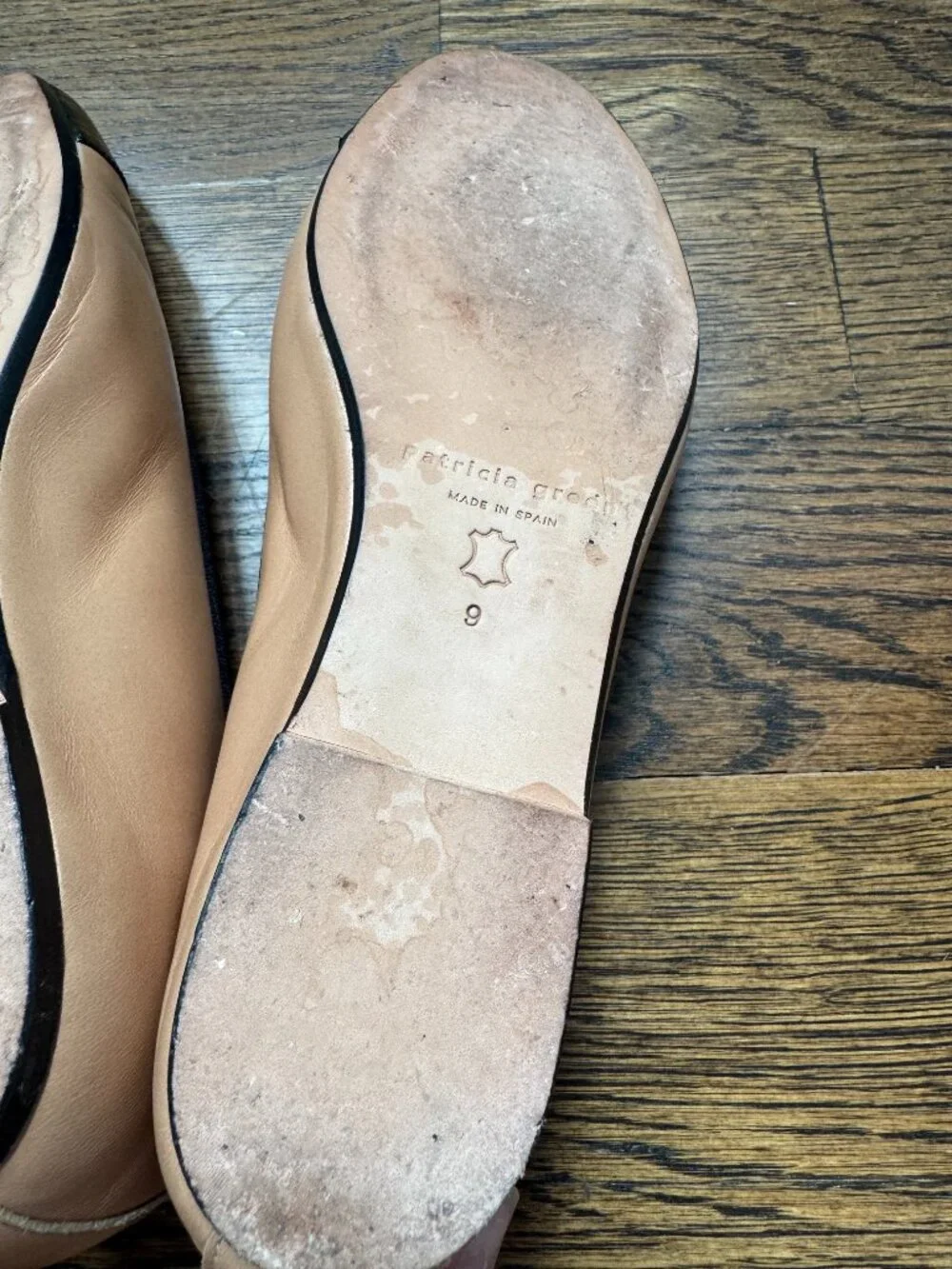 Patricia Green Adele Cap Toe Flat-Nude/Black Patent  Size 9